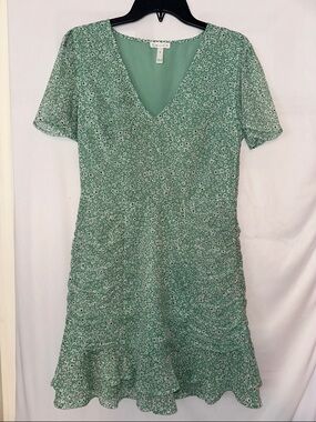 Leith Green Floral V-Neck Mini Dress